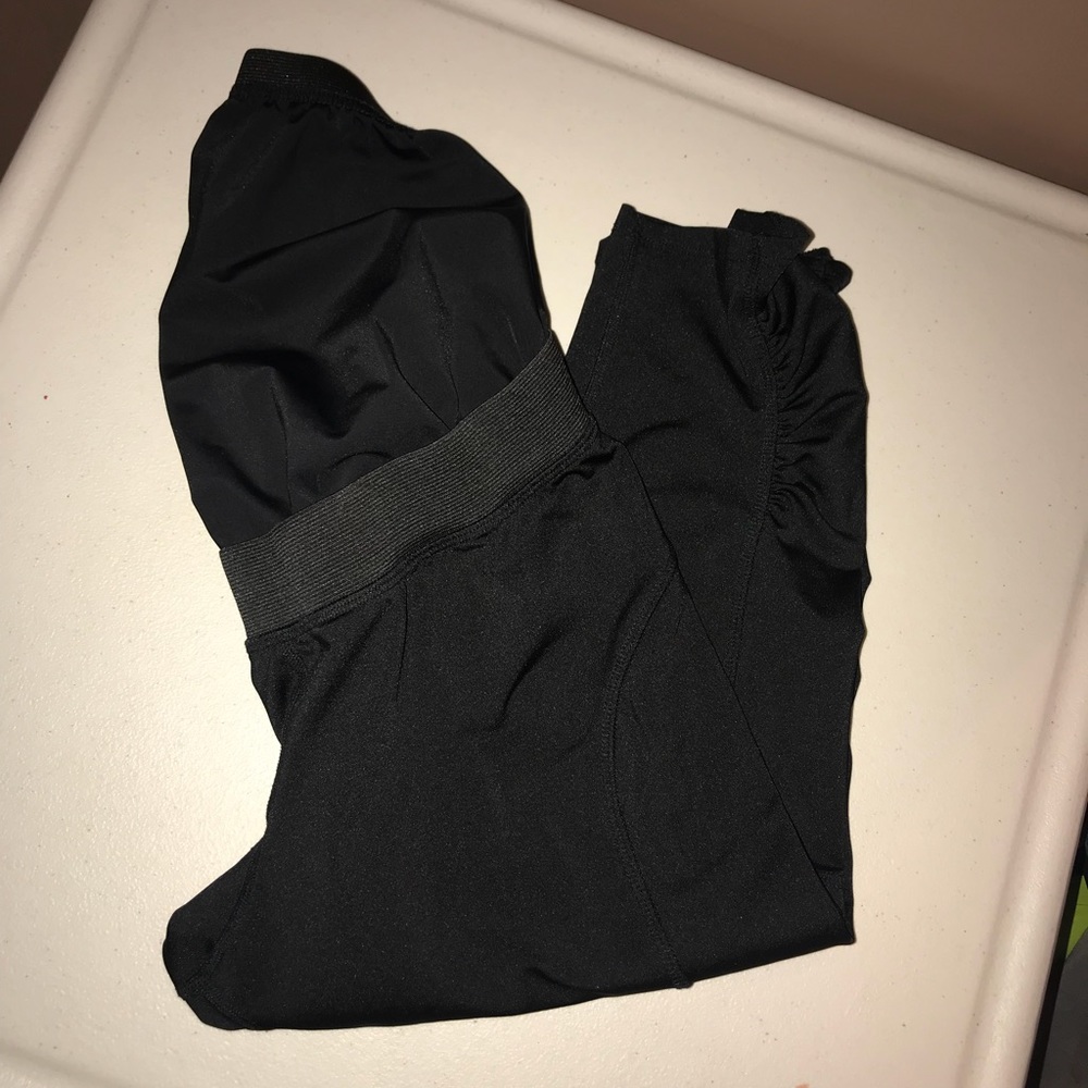 Mumberry Workout Capri